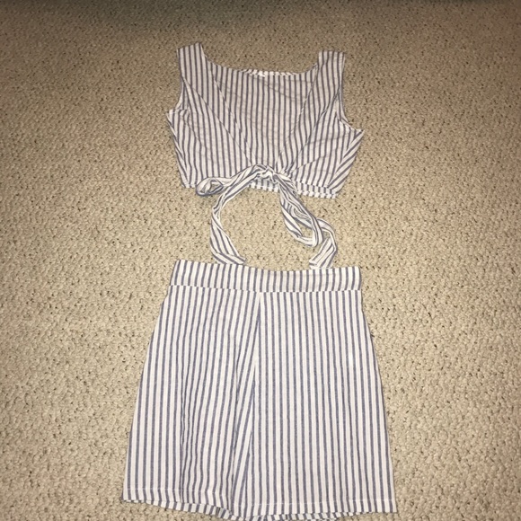 Two Piece Set - Picture 4 of 4